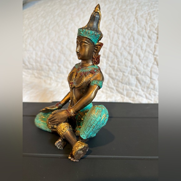 Buddha Statue - Picture 2 of 7